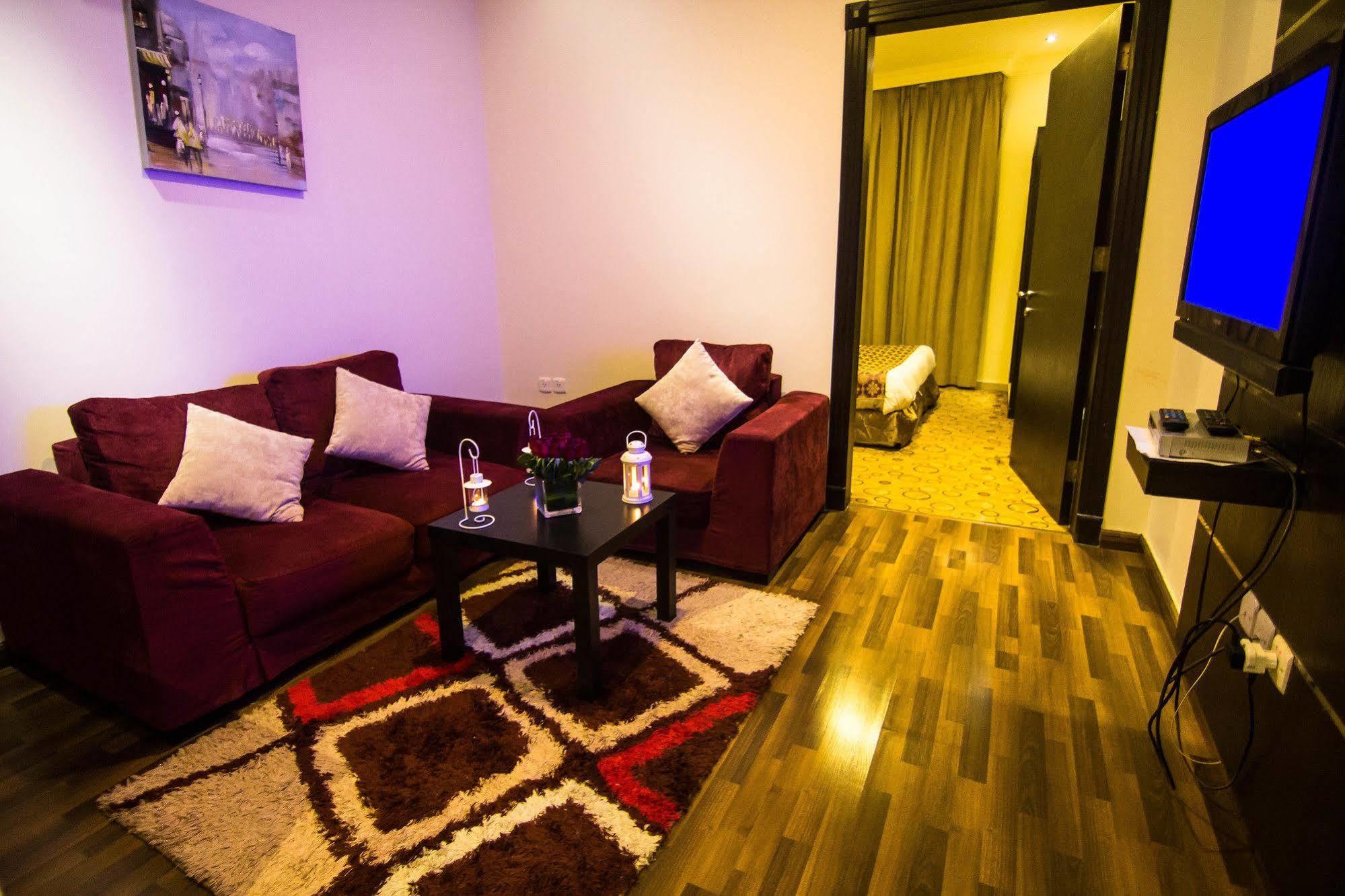 Al Makan Suites 101 By Al Azmy Riyadh Eksteriør billede